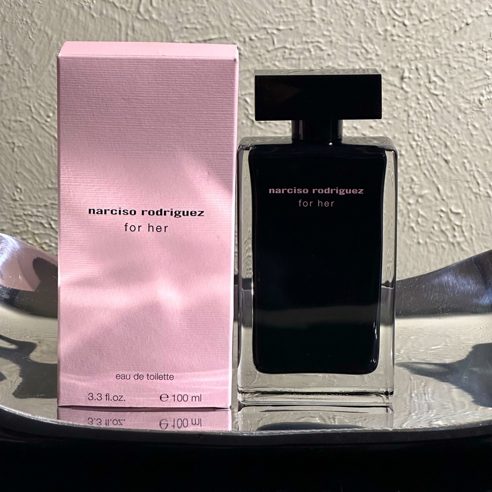 NARCISO RODRIGUEZ for her eau de toilette natural spray  3.3 fl.oz.